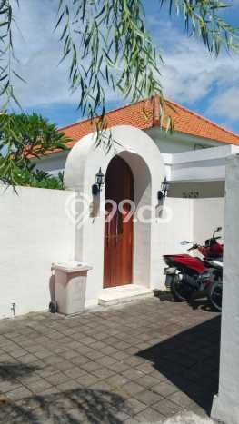 LOKASI STRATEGIS! Vila Kawasan , Luas 400m2m², Akses ke fasilitas umum LOKASI STRATEGIS! Vila Kawasan , Luas 400m2m², Akses ke fasilitas umum