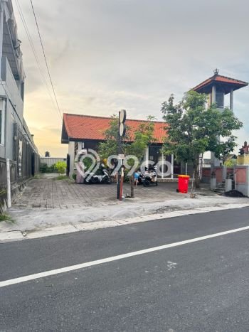 Disewakan Komersial di Kawasan Ramai Kerobokan Luas 211m2 Disewakan Komersial di Kawasan Ramai Kerobokan Luas 211m2