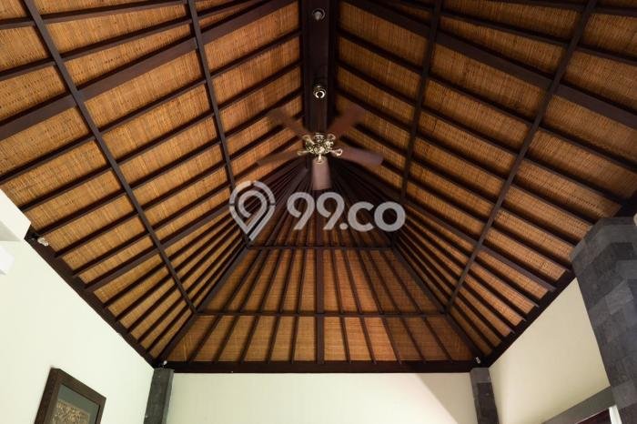 DIJUAL! Vila Kawasan , Area 325m2m², Lokasi Strategis DIJUAL! Vila Kawasan , Area 325m2m², Lokasi Strategis