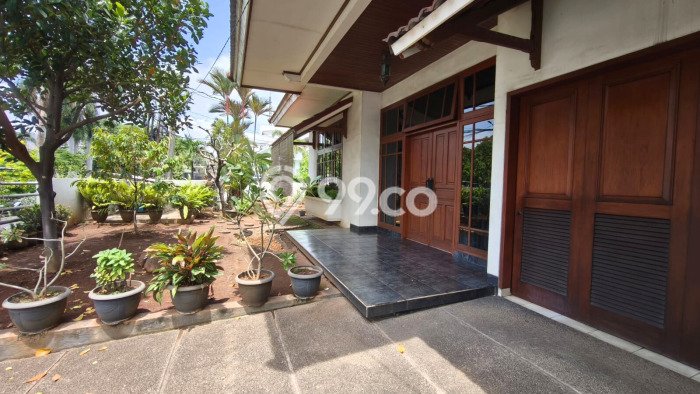 Rumah Luxury Modern Siap Huni di Puri Indah Jakarta Barat Rumah Luxury Modern Siap Huni di Puri Indah Jakarta Barat