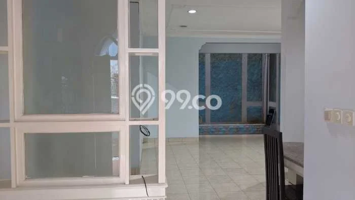 Disewakan! Rumah 3 Kamar Tidur &
3 Kamar Mandi di Permata Buana, Jakarta Barat Disewakan! Rumah 3 Kamar Tidur &
3 Kamar Mandi di Permata Buana, Jakarta Barat