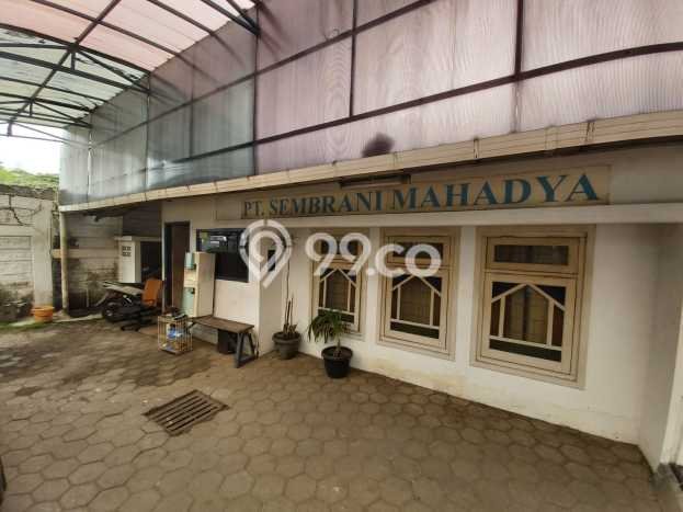 Rumah Elit Modern Tanpa Renovasi di Petukangan Jakarta Selatan Rumah Elit Modern Tanpa Renovasi di Petukangan Jakarta Selatan