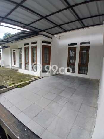 Rumah sewa siap pakai 3 Kamar Tidur di Bintaro, Tangerang Selatan Rumah sewa siap pakai 3 Kamar Tidur di Bintaro, Tangerang Selatan