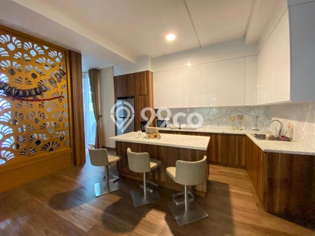 Jual Rumah Luas Megah Dengan View Eksklusif di Bintaro, Tangerang Selatan Jual Rumah Luas Megah Dengan View Eksklusif di Bintaro, Tangerang Selatan