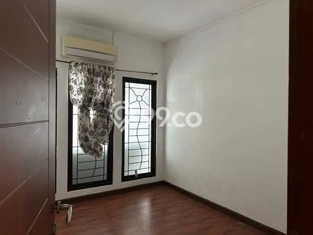 For Sale Hunian Rumah Terawat 3 KT di Bintaro, Tangerang Selatan For Sale Hunian Rumah Terawat 3 KT di Bintaro, Tangerang Selatan