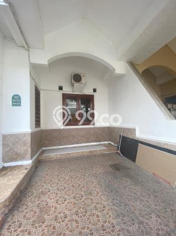 Sewa Rumah Murah di Pakuwon City Surabaya Punya 3 KT Sewa Rumah Murah di Pakuwon City Surabaya Punya 3 KT