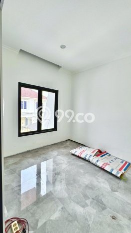 For Sale Rumah Mewah Exclusive di Mulyorejo, Surabaya For Sale Rumah Mewah Exclusive di Mulyorejo, Surabaya