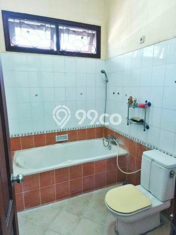 Rumah sewa siap pakai 3 KT di Mulyosari, Surabaya Rumah sewa siap pakai 3 KT di Mulyosari, Surabaya