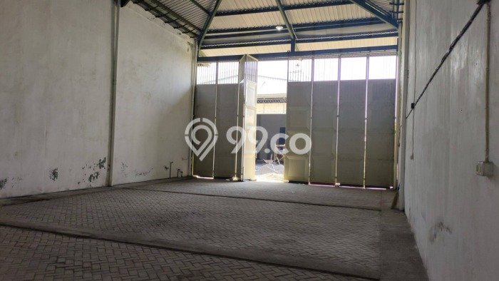 Unit Gudang Paling Strategis di Gununganyar Surabaya dengan LB 100m2 Unit Gudang Paling Strategis di Gununganyar Surabaya dengan LB 100m2