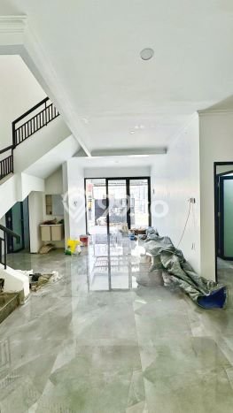 For Sale Rumah Mewah Exclusive di Mulyorejo, Surabaya For Sale Rumah Mewah Exclusive di Mulyorejo, Surabaya