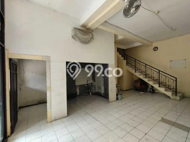 Disewakan Ruko Premium di , Luas 180m2m², Area Strategis Disewakan Ruko Premium di , Luas 180m2m², Area Strategis