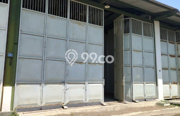 Unit Gudang Paling Strategis di Gununganyar Surabaya dengan LB 100m2 Unit Gudang Paling Strategis di Gununganyar Surabaya dengan LB 100m2