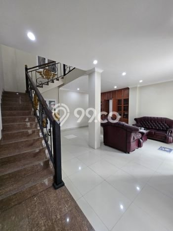 Rumah Luxury Modern Tanpa Renovasi di Cipinang Jakarta Timur Rumah Luxury Modern Tanpa Renovasi di Cipinang Jakarta Timur