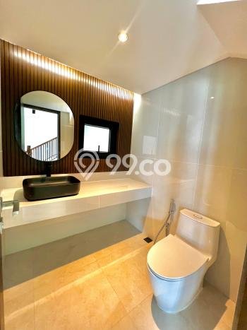 Rumah Mewah Dijual LT 247m2 di BSD, Tangerang Selatan Rumah Mewah Dijual LT 247m2 di BSD, Tangerang Selatan