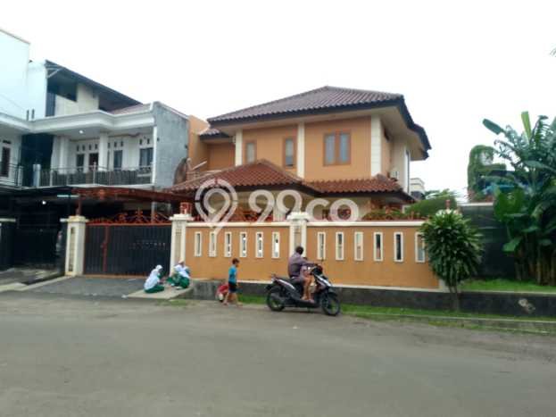 For Sale! Luxury House LT 355m2 Desain Modern di Meruya For Sale! Luxury House LT 355m2 Desain Modern di Meruya