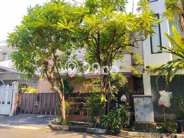 For Sale! Luxury House LT 144m2 Desain Modern di Permata Buana For Sale! Luxury House LT 144m2 Desain Modern di Permata Buana