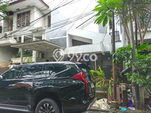 Rumah Elit LB 100m2 Siap Pakai Desain Elegan di Pondok Indah, Jakarta Selatan Rumah Elit LB 100m2 Siap Pakai Desain Elegan di Pondok Indah, Jakarta Selatan