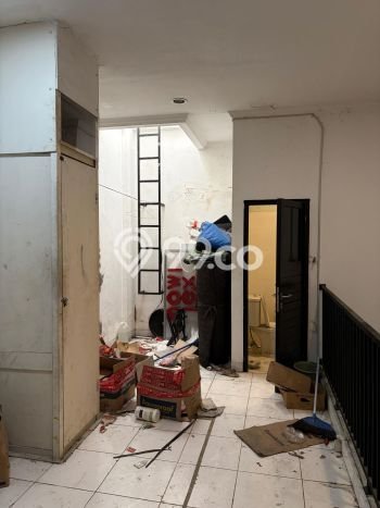 Ruko Bagus Dijual LB 120m2 Lokasi Strategis Jakarta Selatan Area Cocok untuk Bisnis Ruko Bagus Dijual LB 120m2 Lokasi Strategis Jakarta Selatan Area Cocok untuk Bisnis