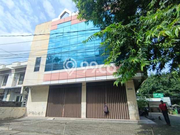 Ruko Dijual di Kebayoran Baru LT 213m2, LB 450m2 untuk Investasi Ruko Dijual di Kebayoran Baru LT 213m2, LB 450m2 untuk Investasi