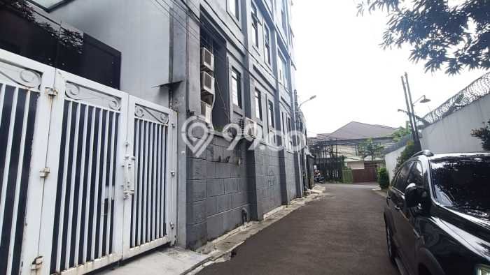 Siap Huni Hunian Elit 4 Kamar di Mampang Prapatan Dekat ke Mana Saja Siap Huni Hunian Elit 4 Kamar di Mampang Prapatan Dekat ke Mana Saja