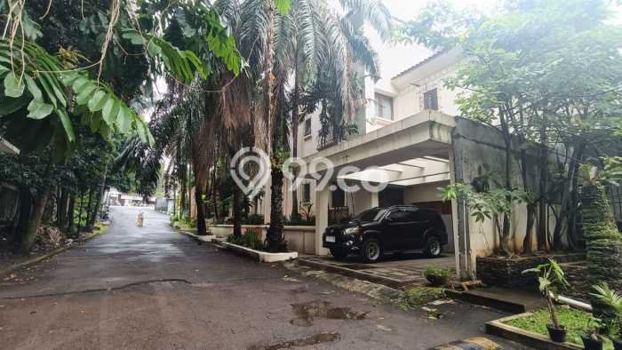 Rumah Eksklusif Siap Huni LT 300m2 di Cilandak, Jakarta Selatan Rumah Eksklusif Siap Huni LT 300m2 di Cilandak, Jakarta Selatan
