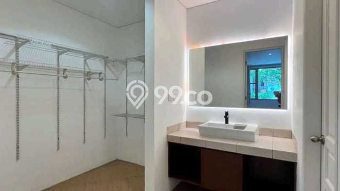 Disewakan! Rumah 5 Kamar Tidur &
7 Kamar Mandi di SCBD, Jakarta Selatan Disewakan! Rumah 5 Kamar Tidur &
7 Kamar Mandi di SCBD, Jakarta Selatan
