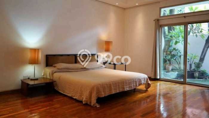 Disewakan! Rumah 5 Kamar Tidur &
7 Kamar Mandi di SCBD, Jakarta Selatan Disewakan! Rumah 5 Kamar Tidur &
7 Kamar Mandi di SCBD, Jakarta Selatan