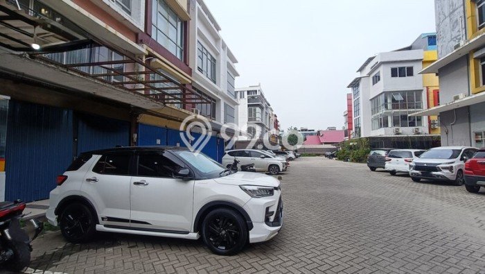 FOR RENT! Ruko di Bekasi Cocok untuk Bisnis 255m2 FOR RENT! Ruko di Bekasi Cocok untuk Bisnis 255m2