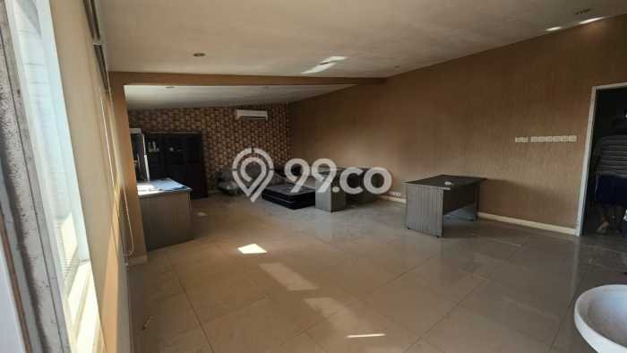 Disewakan Ruko di Kawasan Ramai Srengseng Luas 748m2 Disewakan Ruko di Kawasan Ramai Srengseng Luas 748m2