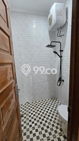 Rumah Strategis Modern Lb 190m2 di Jagakarsa, Jakarta Selatan Rumah Strategis Modern Lb 190m2 di Jagakarsa, Jakarta Selatan