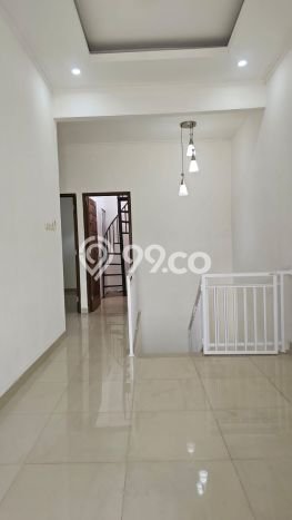 Rumah Strategis Modern Lb 190m2 di Jagakarsa, Jakarta Selatan Rumah Strategis Modern Lb 190m2 di Jagakarsa, Jakarta Selatan