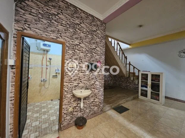 Disewakan Rumah Konsep Modern di Gubeng Surabaya dengan 4 Kamar Disewakan Rumah Konsep Modern di Gubeng Surabaya dengan 4 Kamar