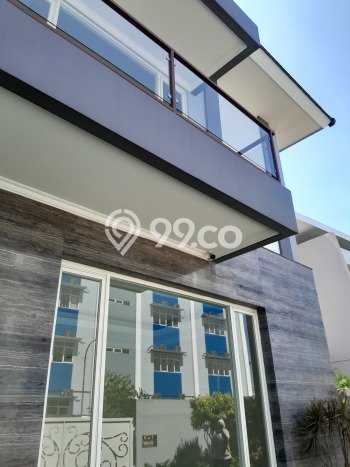 Jual Rumah Luas Elegan Dengan View Cantik di Raya Darmo, Surabaya Jual Rumah Luas Elegan Dengan View Cantik di Raya Darmo, Surabaya