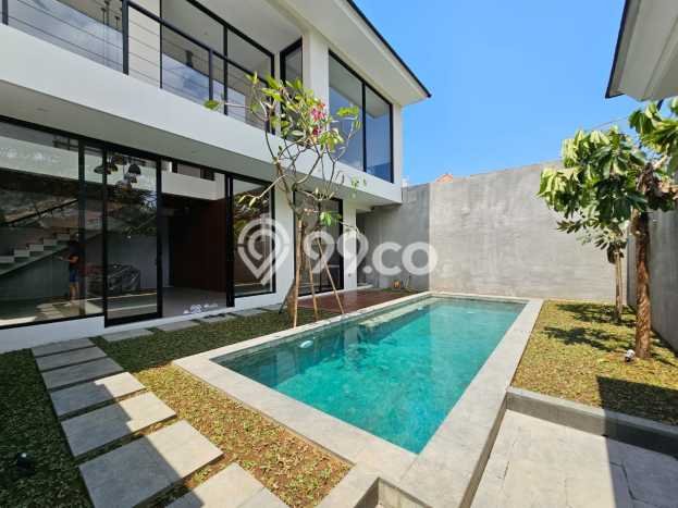 Lokasi Ideal! Vila di Kerobokan, Area 200m², Kondisi Prima Lokasi Ideal! Vila di Kerobokan, Area 200m², Kondisi Prima