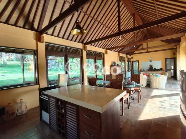 BISNIS POTENSIAL! Vila di , Luas 900m2m², Potensi Bagus BISNIS POTENSIAL! Vila di , Luas 900m2m², Potensi Bagus