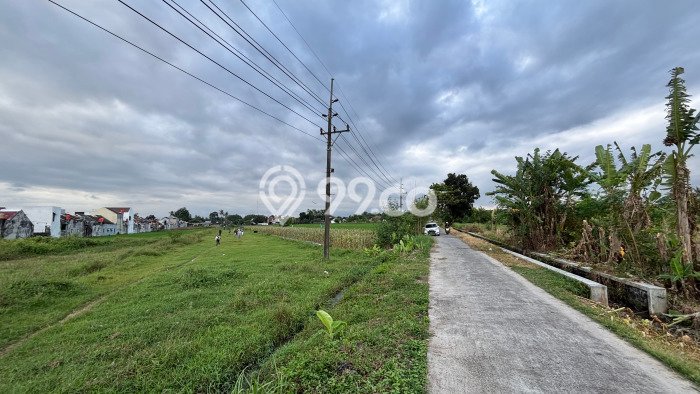 Lahan Dijual Lokasi Sleman, Sleman dengan Luas Tanah 108m2 dan Status SHM Lahan Dijual Lokasi Sleman, Sleman dengan Luas Tanah 108m2 dan Status SHM
