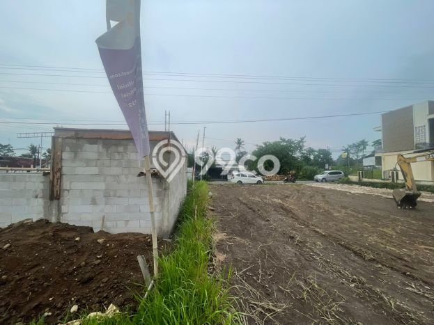 Tanah Kosong Dijual di Sleman dengan Area 100m2 Tanah Kosong Dijual di Sleman dengan Area 100m2
