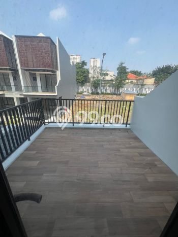 Lokasi strategis! Rumah siap pakai disewakan di Cilandak LB 102m2 Lokasi strategis! Rumah siap pakai disewakan di Cilandak LB 102m2