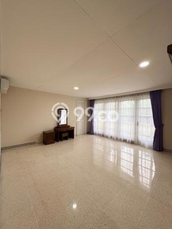 Disewakan Rumah Modern di Kebayoran Baru Harga Rp 600 Juta/ Tahun Disewakan Rumah Modern di Kebayoran Baru Harga Rp 600 Juta/ Tahun