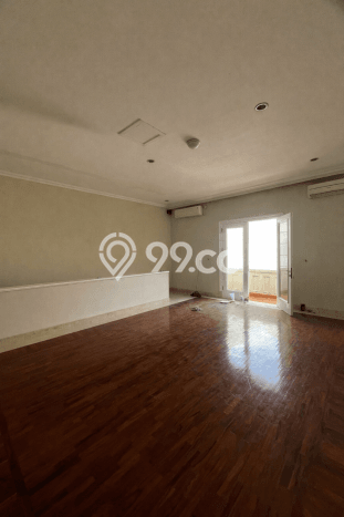 Hunian Kondisi Baik Disewakan di Pondok Indah, Jakarta Selatan LT 650m2, LB 700m2 Hunian Kondisi Baik Disewakan di Pondok Indah, Jakarta Selatan LT 650m2, LB 700m2
