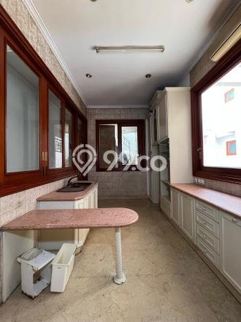 Rumah 6 Kamar Lengkap Disewakan di Menteng Harga Kompetitif Rumah 6 Kamar Lengkap Disewakan di Menteng Harga Kompetitif