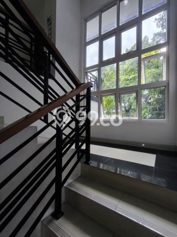 Rumah kawasan , Akses ke Pusat Kota, 3 KM, LT 270m2m² LB 200m2m² Rumah kawasan , Akses ke Pusat Kota, 3 KM, LT 270m2m² LB 200m2m²