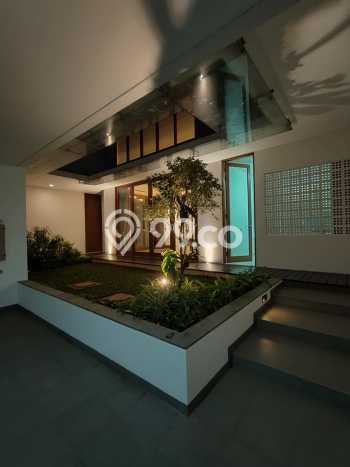 Sewa Rumah Nyaman di Menteng Harga Rp.1,2 Miliar/ Tahun Sewa Rumah Nyaman di Menteng Harga Rp.1,2 Miliar/ Tahun