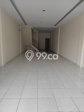 Ruko Disewa di Jakarta Selatan dengan LB 90m2 Area Komersial Ramai Ruko Disewa di Jakarta Selatan dengan LB 90m2 Area Komersial Ramai