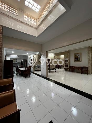 Hunian Modern Dikontrakkan 5 Kamar di Kebayoran Baru Boleh Nego Hunian Modern Dikontrakkan 5 Kamar di Kebayoran Baru Boleh Nego