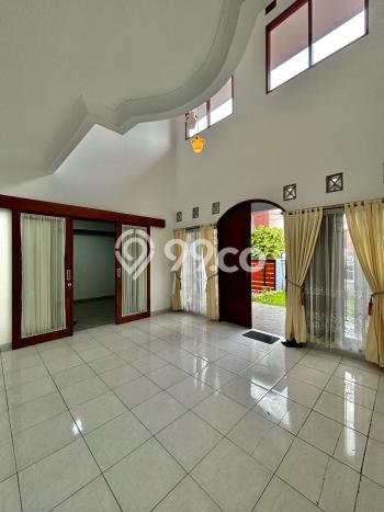 Disewakan! Rumah 4 Kamar Tidur &
2 Kamar Mandi di Cipete, Jakarta Selatan Disewakan! Rumah 4 Kamar Tidur &
2 Kamar Mandi di Cipete, Jakarta Selatan
