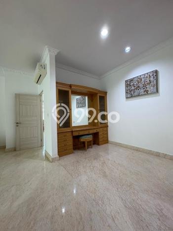 Disewakan! Rumah 3 Kamar Tidur &
4 Kamar Mandi di Gandaria, Jakarta Selatan Disewakan! Rumah 3 Kamar Tidur &
4 Kamar Mandi di Gandaria, Jakarta Selatan