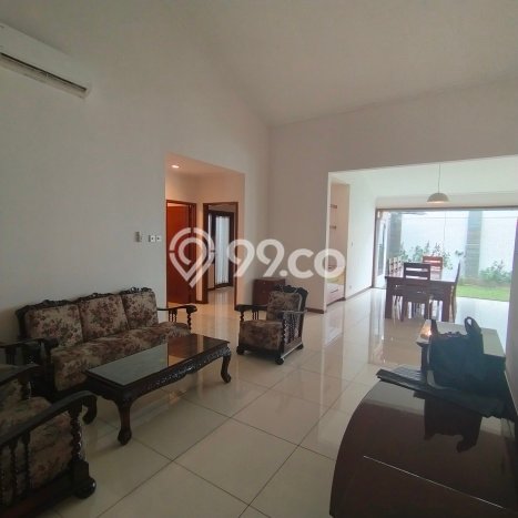 Disewakan! Rumah 3 Kamar Tidur &
3 Kamar Mandi di Kemang, Jakarta Selatan Disewakan! Rumah 3 Kamar Tidur &
3 Kamar Mandi di Kemang, Jakarta Selatan