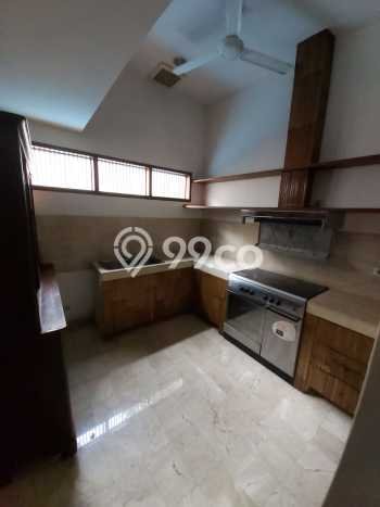 Disewakan! Rumah 4 Kamar Tidur &
4 Kamar Mandi di Kemang, Jakarta Selatan Disewakan! Rumah 4 Kamar Tidur &
4 Kamar Mandi di Kemang, Jakarta Selatan