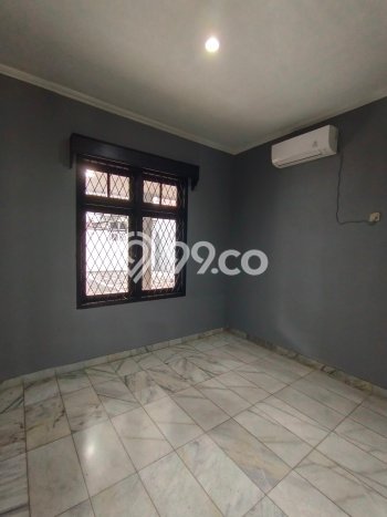 Rumah Kontrakan Jakarta Selatan LT 750m2 LB 600m2 Kawasan Kemang Rumah Kontrakan Jakarta Selatan LT 750m2 LB 600m2 Kawasan Kemang